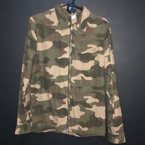 Green camo jacket, small size
